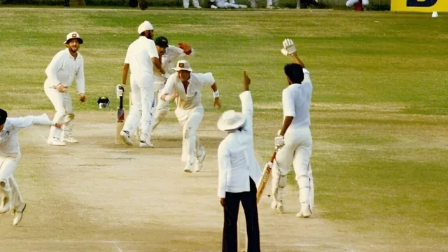 ‘टाई’ टेस्ट के गवाह रहे अंपायर का निधन, IND vs AFG मैच के बीच क्रिकेट जगत में शोक की लहर