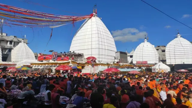 देवघर श्रावणी मेला: बाबा धाम के पट खुलने-बंद होने का समय हो निश्चित, पुरोहितों ने उठाई मांग
