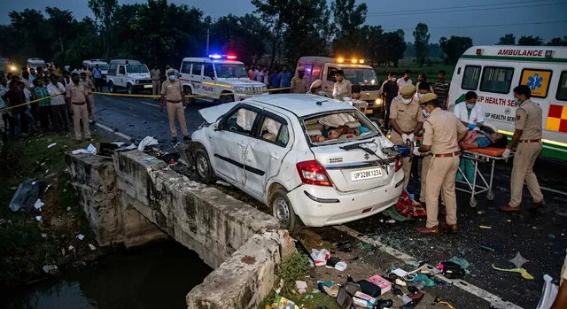 रायबरेली में पुलिया से टकराई कार, सिपाही समेत 3 की मौत और दो की हालत गंभीर; लखनऊ के ट्रॉमा सेंटर किया रेफर