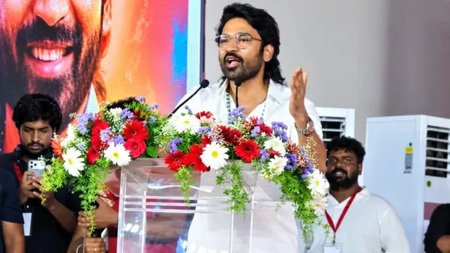 ‘जनता की सेवा के लिए…’, अभिनेता धनुष के बयान के बाद राजनीति में एंट्री की अटकलें तेज