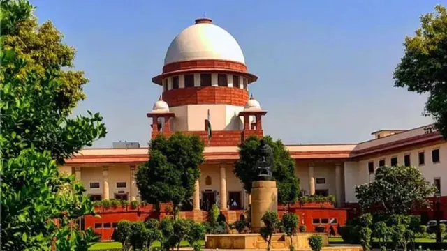 ‘छठी क्लास से पढ़ाएं तीसरी भाषा, 9वीं में लागू करना ठीक नहीं’; सुप्रीम कोर्ट की केंद्र को सलाह