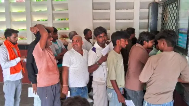हरियाणा के फतेहाबाद में खेत में ट्रैक्टर हादसे में गंवाया अंगूठा, अब किसान को मिली 37500 रुपये की आर्थिक सहायता