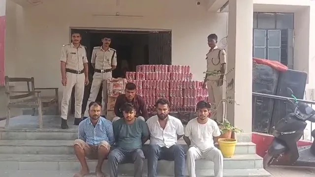 गोपालगंज में मुर्गियों की आड़ में बीयर तस्करी का खुलासा, 1211 लीटर बीयर बरामद; 5 तस्कर गिरफ्तार