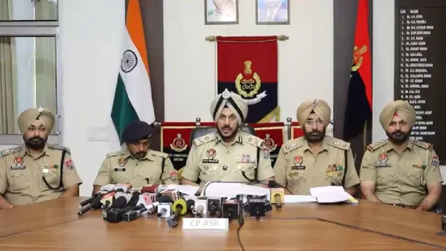 अमृतसर में बड़ा ड्रग्स-हथियार नेटवर्क बेनकाब, 5 विदेशी पिस्तौल, 2 किलो हेरोइन और ₹5 लाख की ड्रग मनी के साथ 4 तस्कर गिरफ्तार