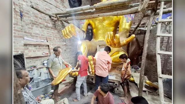 100 और 10 हजार के दुर्लभ सिक्कों से सजेंगे भगवान कुबेर, चंदौसी के गणेश मेले में दिखेगी 16 फीट ऊंची अनोखी झांकी