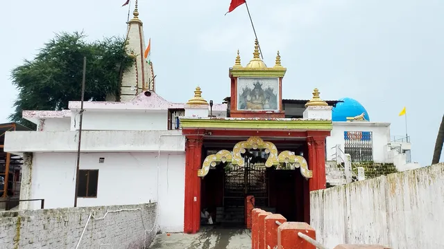मुरादाबाद काली माता मंदिर विवाद: 15 अगस्त को सुरक्षा चूक का फायदा उठाकर गद्दी कब्जाने की साजिश; चंदे में घपले का भी आरोप