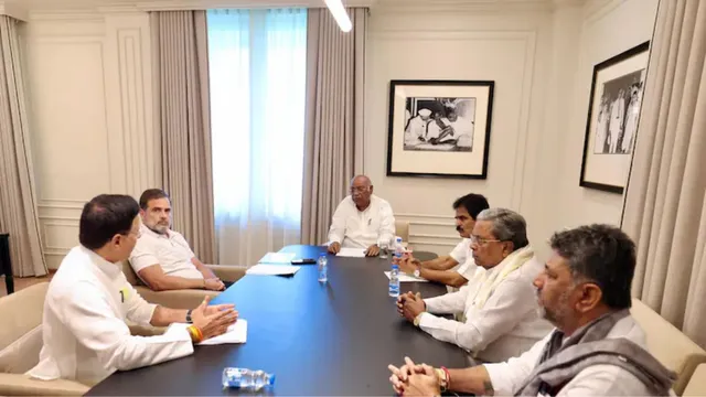 कर्नाटक कैबिनेट विस्तार के बाद कांग्रेस में बढ़ी अंदरूनी कलह, उलझन, असहमति और आखिरी समय के बदलाव बने चर्चा का विषय