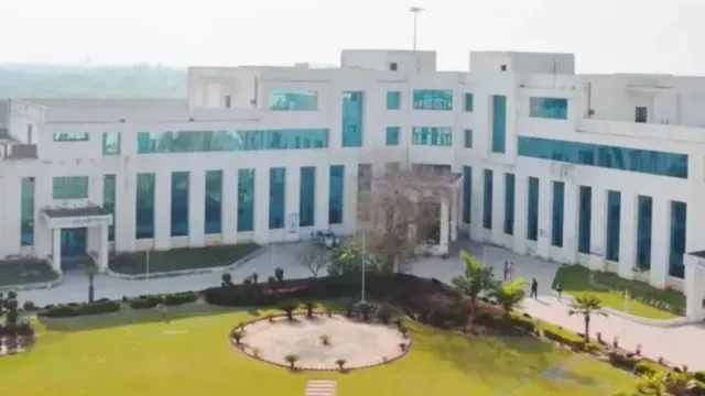 दोबारा जांच में भी बेदाग नहीं निकला मोनाड विश्वविद्यालय, अब शासन के फैसले पर टिकी मान्यता