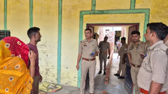 फिरोजाबाद: मकान विवाद से आहत सेवानिवृत्त उपनिरीक्षक ने खुद को गोली मारी, हालत नाजुक