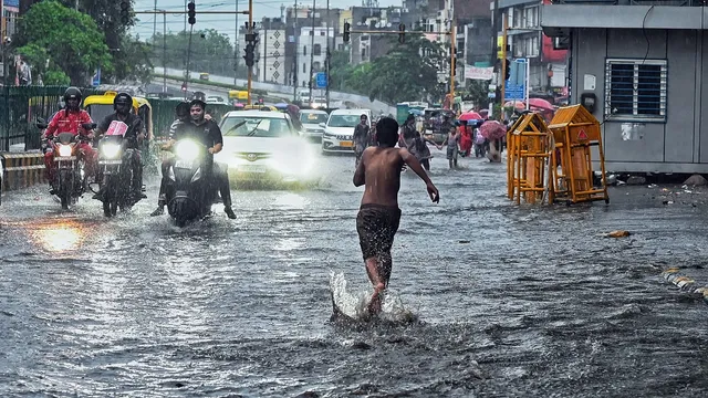 मानसून का कहर: केरल में बाढ़-भूस्खलन से हाहाकार, छह लोगों की मौत; दिल्ली-यूपी में भारी बारिश का अलर्ट