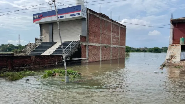 मीरजापुर में जरगो डैम खुलने से उफनाई जरगो नदी, चुनार के तटवर्ती इलाकों में पहुंचा पानी
