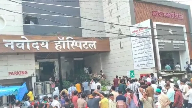 बरेली के नवोदय अस्पताल की चौथी मंजिल पर लगी आग: मरीजों को सुरक्षित निकाला, सड़क पर लगा लंबा जाम