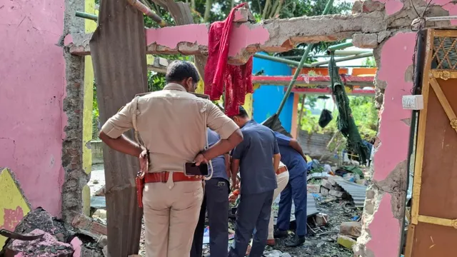 अररिया में जोरदार धमाके से दहला इलाका, मकान के उड़े परखच्चे; मानव अंग मिलने से हड़कंप