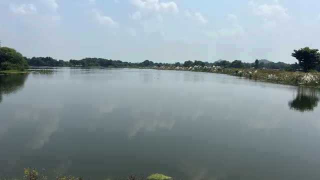 बिहार में पानी भरे तालाब में कैसे हो रही खुदाई? ‘विकसित भारत–जी राम जी’ योजना पर शिवराज सख्त
