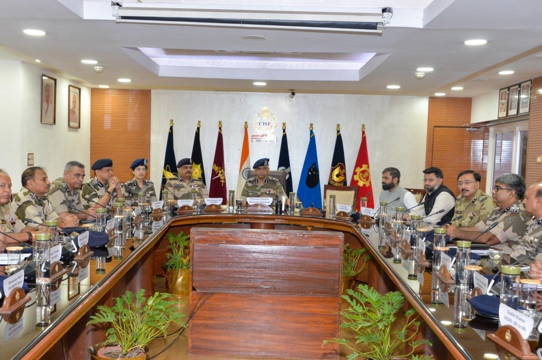 सीआईएसएफ और ड्रोन फेडरेशन ऑफ इंडिया के बीच एमओयू, ड्रोन खतरों से निपटने की तैयारी होगी और मजबूत