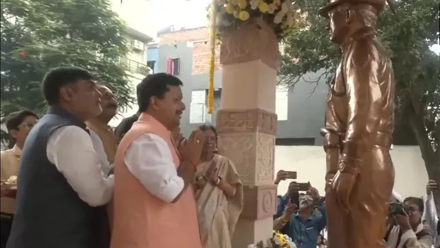 जिस स्कूल में पढ़े, वहां पहुंच भावुक हुए नितिन नवीन; आचार्य किशोर कुणाल की प्रतिमा देख बोले- मेरे अंदर भी आई ऊर्जा
