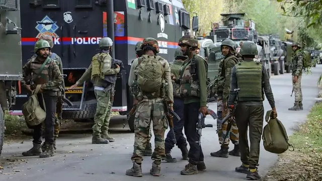 जम्मू-कश्मीर के बडगाम में एक आतंकी ढेर, सुरक्षाबलों ने जंगल को चारों तरफ से घेरा; दूसरे की तलाश जारी
