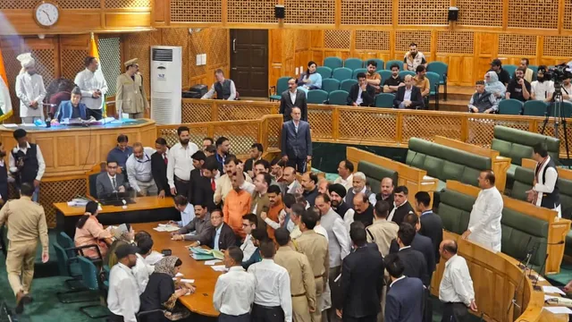 जम्मू-कश्मीर विधानसभा में हंगामा, बीजेपी ने स्पीकर से इस्तीफे की मांग की
