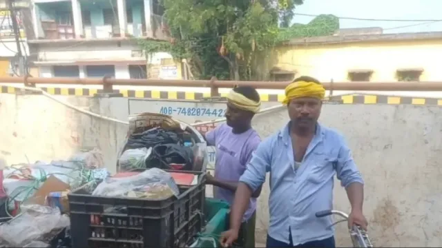 बिहिया नगर पंचायत में 7.47 करोड़ का सफाई टेंडर, बिना सेफ्टी किट के काम करने को मजबूर सफाई कर्मी