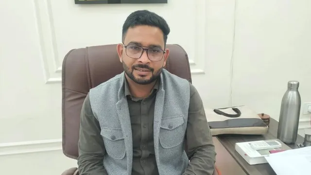 इटावा के DFO और चालक की मौत, तीन घायल; आगरा-लखनऊ एक्सप्रेसवे पर भीषण सड़क हादसा