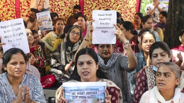 लिखित आश्वासन पर अड़े NHM कर्मचारी, सरकार से बातचीत बेनतीजा; J&K में 72 घंटे और बढ़ी हड़ताल