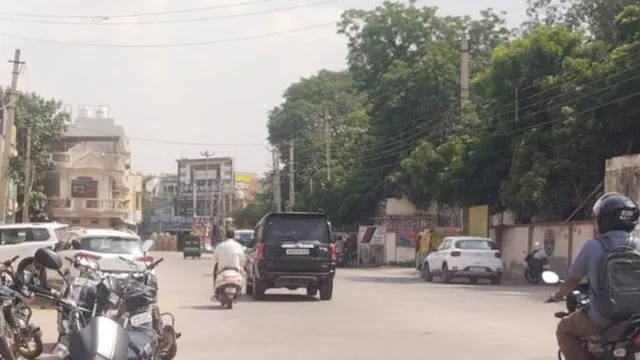राष्ट्रपति द्रौपदी मुर्मू के छोटे भाई तारिणीसेन टुडू नारनौल पहुंचे, पीडब्ल्यूडी रेस्ट हाउस में रुके; फिर खाटूश्याम धाम रवाना