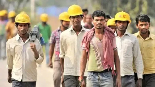 बेहतर जीवन की तलाश में 72% प्रवासी मजदूर कर रहे दक्षिण भारत का रुख, सर्वे में सामने आई बड़ी वजहें
