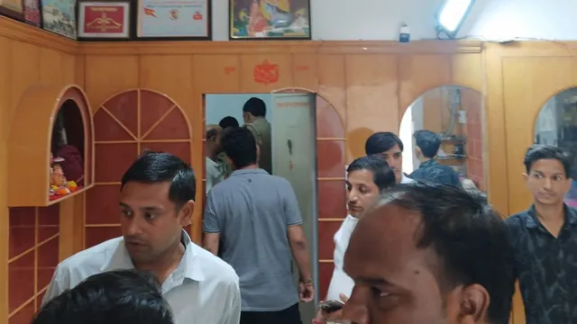 ब्रज की सबसे बड़ी चोरी: मथुरा में चालाक चोर ने 7 घंटे में उड़ाया 14 करोड़ का सोना और कैश