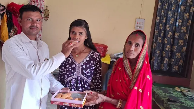 ‘बाप बनाता है मकान, बेटी ने बनाया मुकाम!’ पलामू की सपना ने GNM प्रवेश परीक्षा में लाया 99.39% अंक