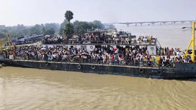 भागलपुर में गंगा जहाज सेवा का नया फॉर्मूला: बियाडा से सिर्फ पैदल यात्री, बाबूपुर से जाएंगी बाइक; 50% तक घटेगी भीड़