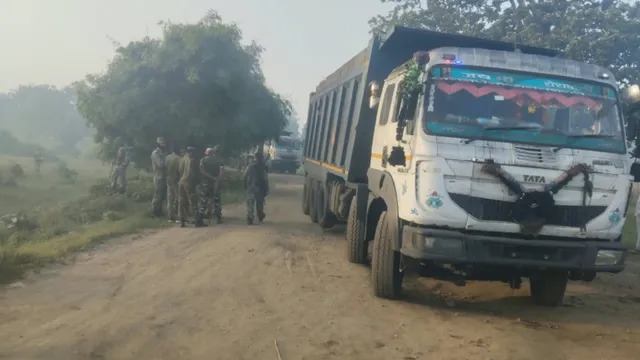 चतरा में CISF-CCL की बड़ी कार्रवाई, 250 टन कोयला और 5 हाइवा जब्त; चालक फरार