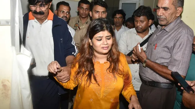 फिरोजाबाद: रिश्तों में शक, पति ने पत्नी और युवक पर ताबड़तोड़ दागीं गोलियां, गिरफ्तार