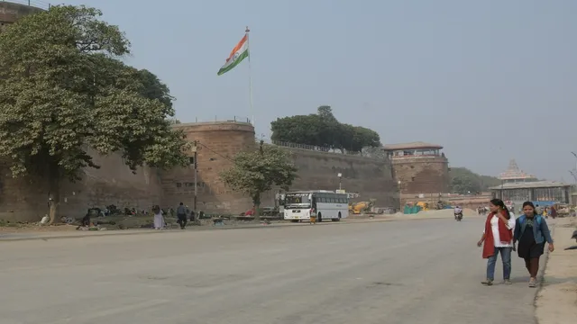 प्रयागराज संगम क्षेत्र में श्रद्धालुओं से नहीं होगी मनमानी वसूली, तय होगा पार्किंग शुल्क और स्थल