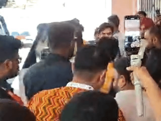 इंद्रेश उपाध्याय बोले-अब लड़ाई ठाकुर-ब्राह्मण की नहीं, Gen-Z, Gen-Alpha की:इंदौर में Gen-Z चर्चा में कहा-धोनी-सचिन और विराट, इसलिए सफल हुए; क्योंकि वे कभी टूटे नहीं