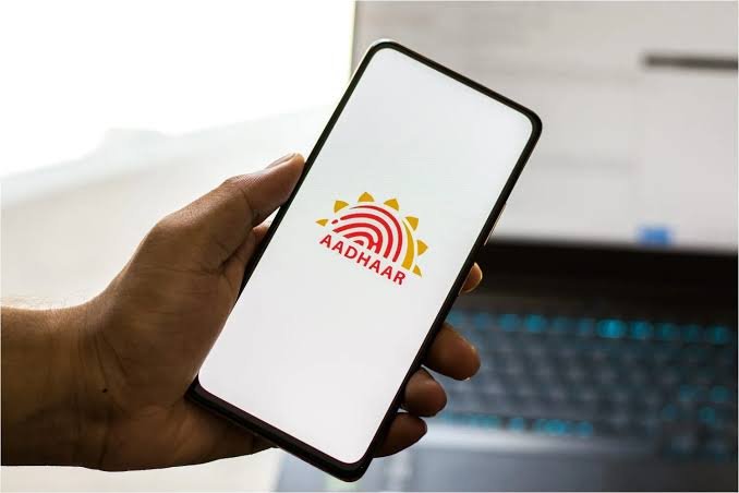 आधार कार्ड वालों के लिए बड़ी राहत! 31 दिसंबर तक फ्री होगा ये काम, मोबाइल ऐप से ऐसे उठाएं फायदा