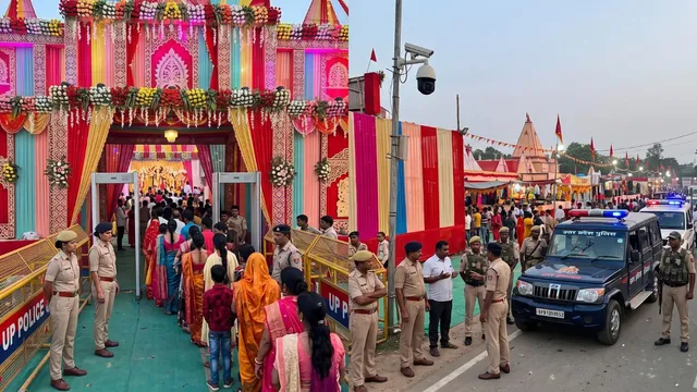 कोलकाता हादसे के बाद UP में दुर्गा पूजा पंडालों की सुरक्षा कड़ी, सीएम योगी आदित्यनाथ ने दिए निर्देश